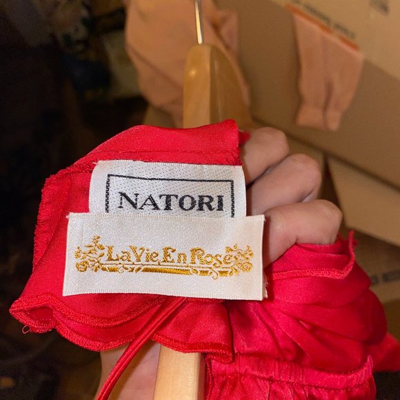 Natori 'La Vie En Rose' Silk Teddy in Romantic Red - Size M - Picture 3 of 3